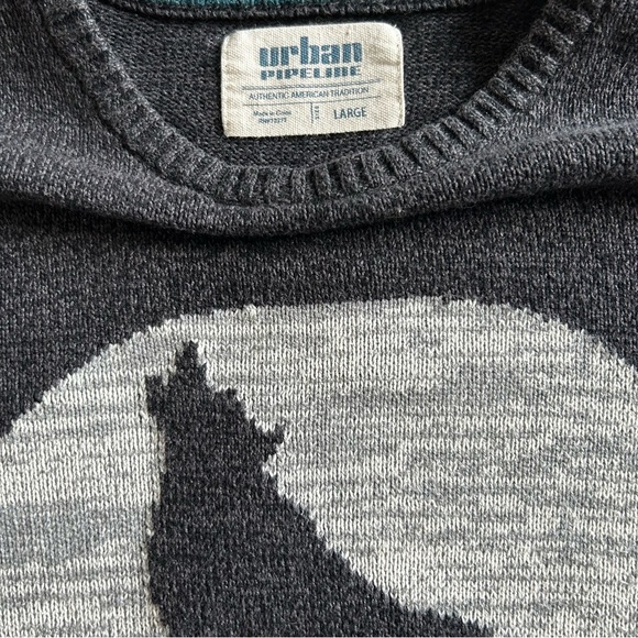 Urban Pipeline Gray Crewneck Sweater with Wolf Design - Picture 3 of 6
